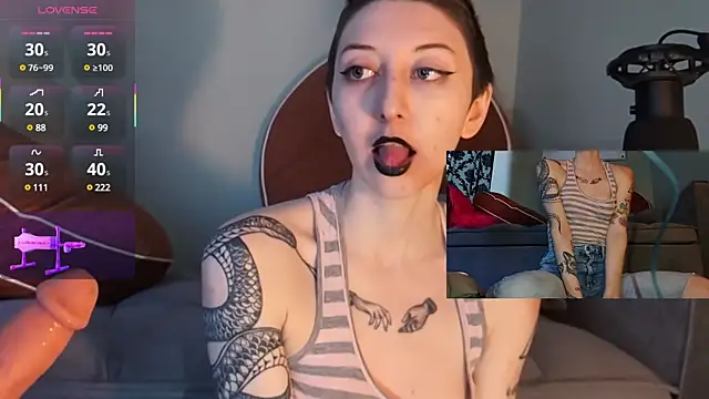 Snapshot of lovelylucyy chatting on March 2025 09:16:01 PM lovelylucyy online show from March 2025 09:16:01 PM