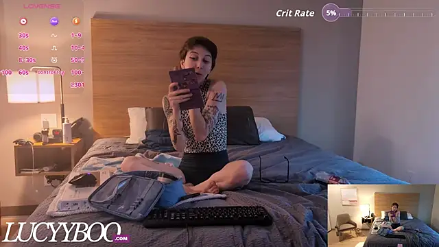 Snapshot of lovelylucyy chatting on October 2025 10:43:02 PM lovelylucyy online show from October 2025 10:43:02 PM