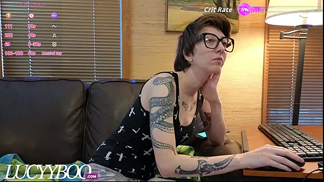 lovelylucyy online show from December 2025 06:36:02 PM