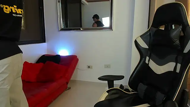 julian wallace online show from March 2026 04:36:01 PM