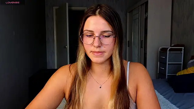Snapshot of sophia_euphoriaa chatting on July 2026 09:01:01 AM sophia euphoriaa online show from July 2026 09:01:01 AM