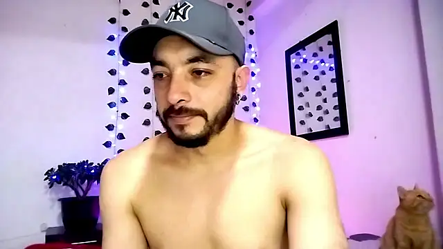 Snapshot of hotlatin92 chatting on December 2024 03:02:02 AM hotlatin92 online show from December 2024 03:02:02 AM