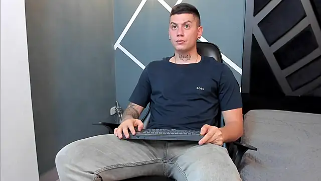 Yeiko Romero  online show from January 2025 05:15:01 PM