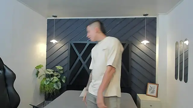 Yeiko Romero  online show from March 2025 05:27:02 PM