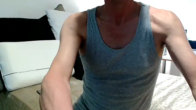 ImYourXtoy online show from May 2026 07:04:01 PM