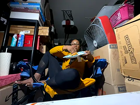 Snapshot of wynterheat chatting on October 2025 09:24:02 AM wynterheat online show from October 2025 09:24:02 AM