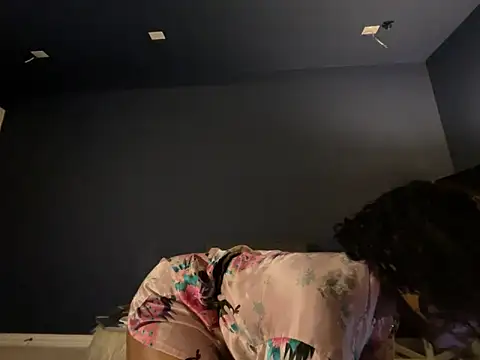 wynterheat online show from April 2026 07:58:01 PM