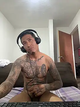 Snapshot of Daniel7131 chatting on September 2025 04:52:02 PM Daniel7131 online show from September 2025 04:52:02 PM