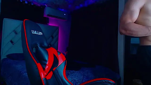 Rich boy01 online show from March 2025 03:40:01 AM