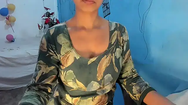 aarjulove online show from February 2026 02:04:02 PM