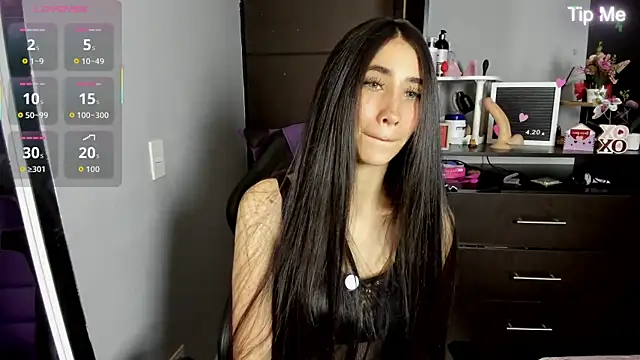 Snapshot of Emilytafur chatting on July 2026 12:02:02 AM Emilytafur online show from July 2026 12:02:02 AM