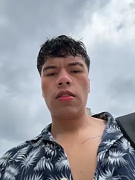 Logan smith1 online show from October 2025 06:06:02 PM