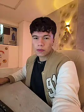 Logan smith1 online show from October 2025 05:40:01 AM