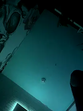 Snapshot of big_cock_is_back chatting on December 2024 02:24:01 AM big cock is back online show from December 2024 02:24:01 AM