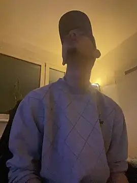 Snapshot of big_cock_is_back chatting on December 2024 05:10:02 PM big cock is back online show from December 2024 05:10:02 PM