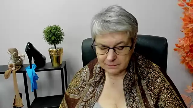 IrisDream online show from January 2025 10:37:01 AM