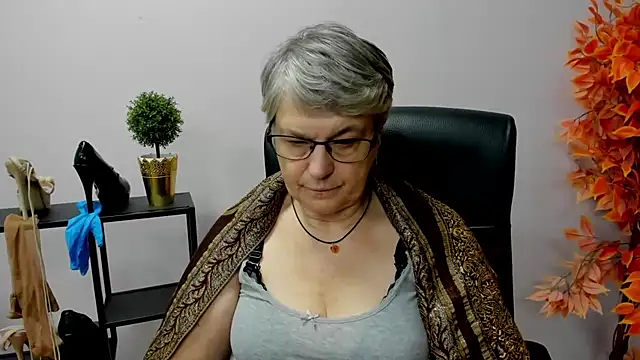 IrisDream online show from January 2025 01:49:01 PM