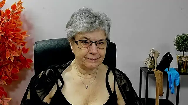 IrisDream online show from November 2025 07:19:01 AM