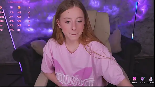 Snapshot of SilverrMoon chatting on March 2025 01:48:02 AM SilverrMoon online show from March 2025 01:48:02 AM