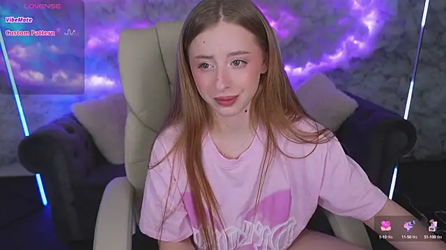 Snapshot of SilverrMoon chatting on March 2025 02:50:01 AM SilverrMoon online show from March 2025 02:50:01 AM