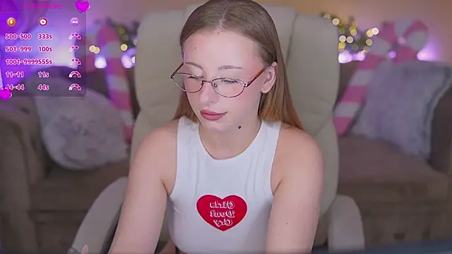 Snapshot of SilverrMoon chatting on January 2026 01:46:02 PM SilverrMoon online show from January 2026 01:46:02 PM