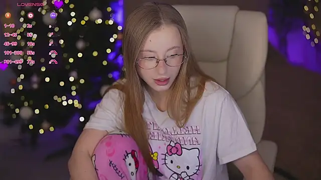 Snapshot of SilverrMoon chatting on January 2026 01:59:02 PM SilverrMoon online show from January 2026 01:59:02 PM