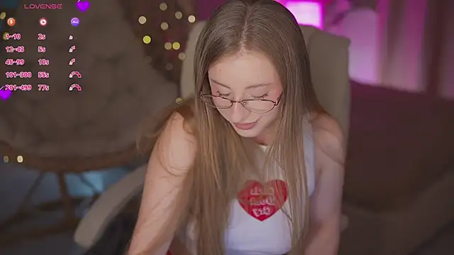 Snapshot of SilverrMoon chatting on February 2026 02:06:02 PM SilverrMoon online show from February 2026 02:06:02 PM