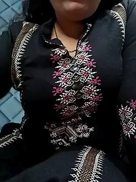 Snapshot of Cute-Raashii chatting on December 2024 04:25:01 PM Cute-Raashii online show from December 2024 04:25:01 PM