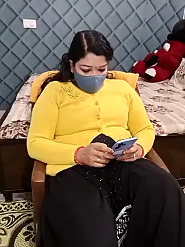 Snapshot of Cute-Raashii chatting on January 2025 04:36:01 PM Cute-Raashii online show from January 2025 04:36:01 PM