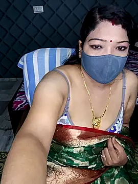 Snapshot of Cute-Raashii chatting on January 2025 06:00:01 PM Cute-Raashii online show from January 2025 06:00:01 PM