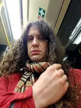 Snapshot of Josephine_LIVE chatting on November 2025 09:18:01 PM Josephine LIVE online show from November 2025 09:18:01 PM