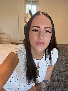 Lorina Candy online show from May 2026 07:03:02 AM