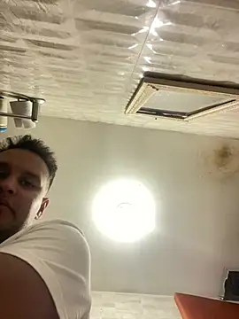 Cristian 099 online show from February 2026 02:37:01 PM