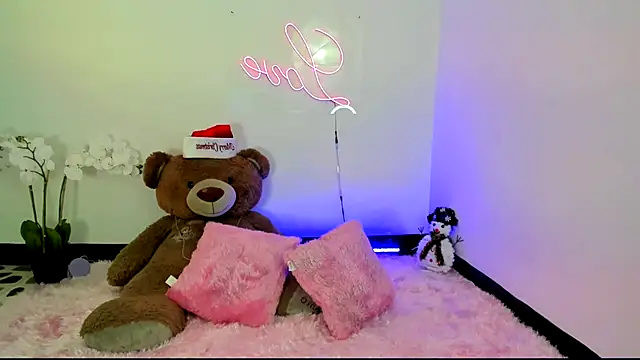 kendal scott1 online show from December 2024 09:08:01 PM