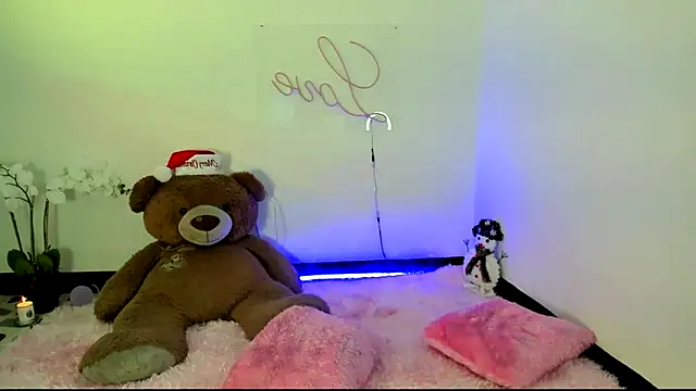 kendal scott1 online show from December 2024 10:00:01 PM