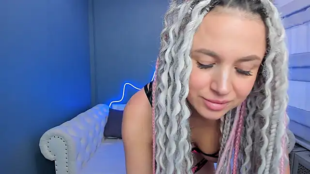 rock n roxy online show from January 2025 05:05:01 AM