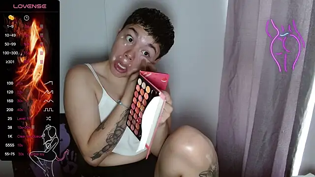 Snapshot of TRIXIE_TANG28 chatting on February 2025 02:30:01 PM TRIXIE TANG28 online show from February 2025 02:30:01 PM