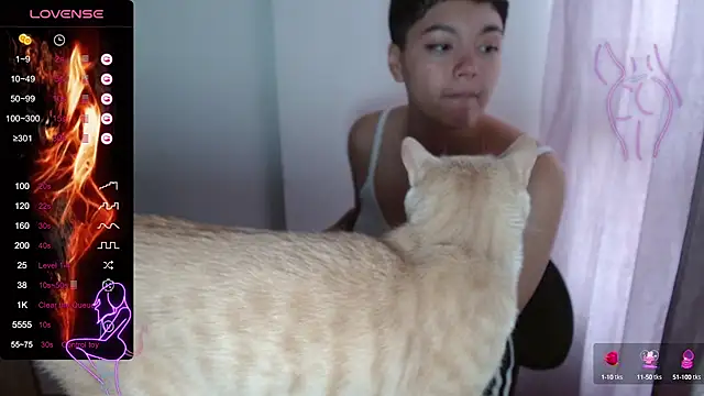 Snapshot of TRIXIE_TANG28 chatting on February 2025 05:35:01 PM TRIXIE TANG28 online show from February 2025 05:35:01 PM