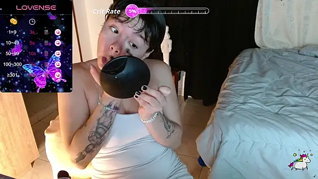 TRIXIE TANG28 online show from December 2025 04:06:01 AM