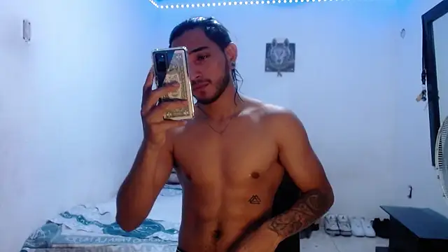 Snapshot of maxximus_100 chatting on January 2025 05:24:01 AM maxximus 100 online show from January 2025 05:24:01 AM