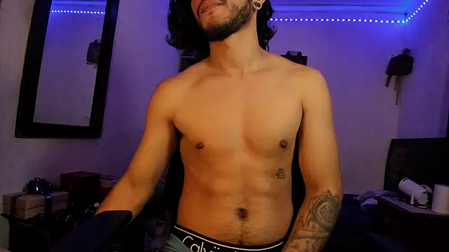 Snapshot of maxximus_100 chatting on March 2025 10:24:01 AM maxximus 100 online show from March 2025 10:24:01 AM