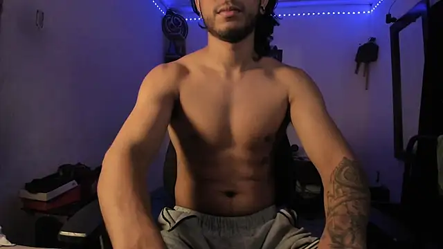 Snapshot of maxximus_100 chatting on March 2025 08:48:02 AM maxximus 100 online show from March 2025 08:48:02 AM