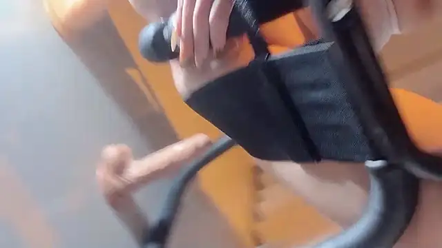 Krismil3 online show from November 2025 12:09:01 AM