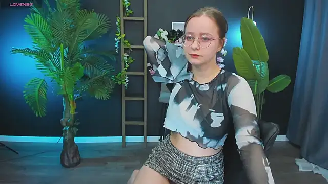 Snapshot of CassieCool chatting on January 2025 08:30:01 PM CassieCool online show from January 2025 08:30:01 PM