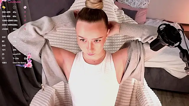 HollisBeckett online show from March 2026 03:08:01 AM