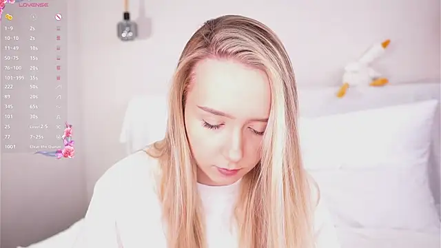 HollisBeckett online show from April 2026 03:05:01 AM