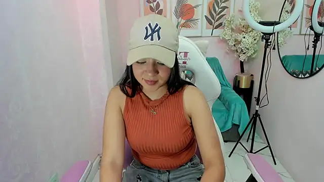 Zafiro t18 online show from December 2024 10:13:01 PM