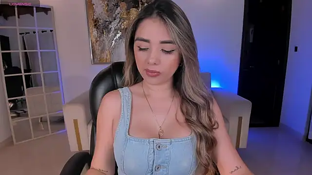 Snapshot of ChloePreston_ chatting on January 2025 10:53:02 AM ChloePreston online show from January 2025 10:53:02 AM