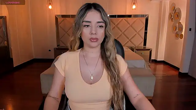 Snapshot of ChloePreston_ chatting on January 2025 10:39:02 AM ChloePreston online show from January 2025 10:39:02 AM