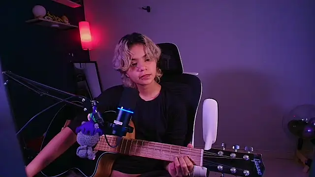 marlena3312 online show from February 2026 01:49:02 PM